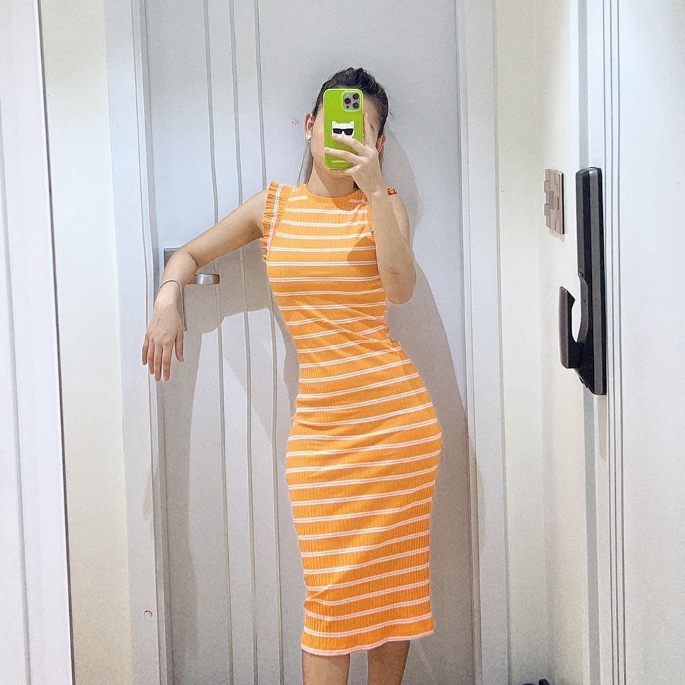 Zara Ruffled Rib Dress - Picture 3 of 7